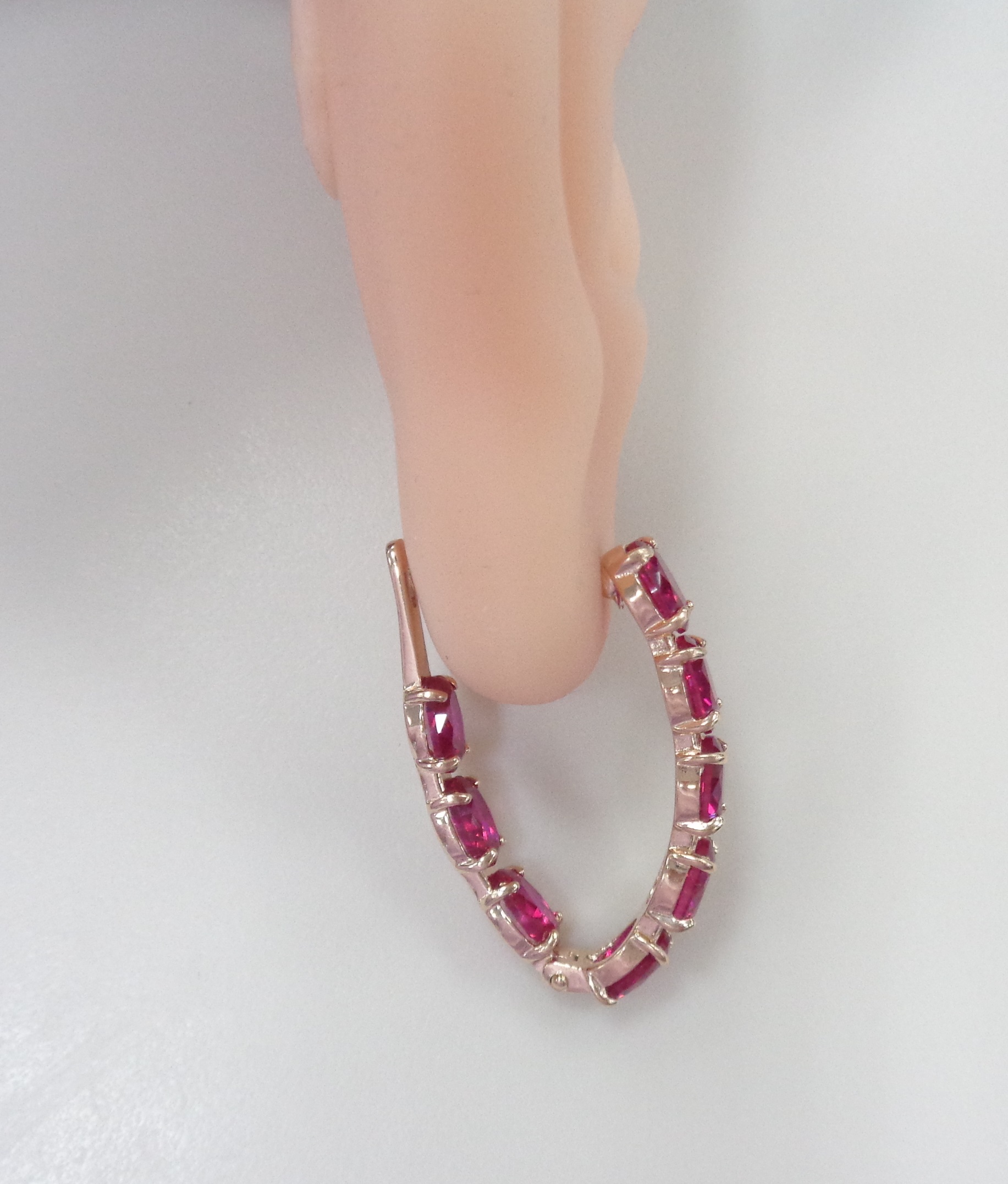 Серебряные серьги с корундами